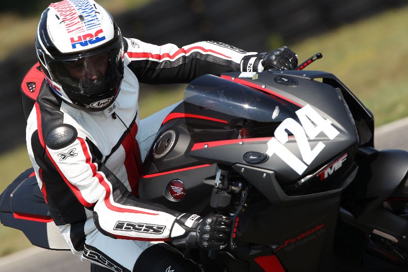 /Archiv-2018/44 06.08.2018 Dunlop Moto Ride and Test Day  ADR/Strassenfahrer-Sportfahrer grün/124